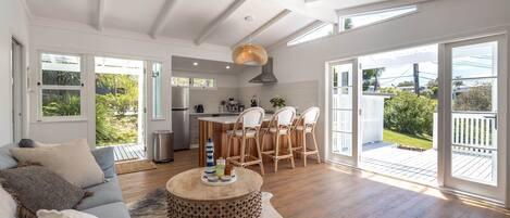 Télévision, chaîne hi-fi