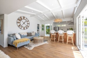 Fernseher, Stereoanlage