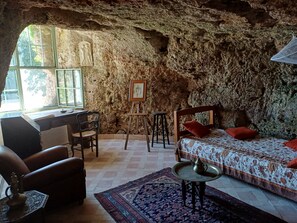 Interior - Eco-friendly house in a quiet location, one hour from the ocean  (Salernes)