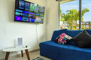 Deluxe Apartment | Living area