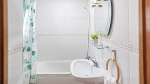 Hair dryer, towels - Villa Pajaritos Iznate by Ruralidays (Málaga)
