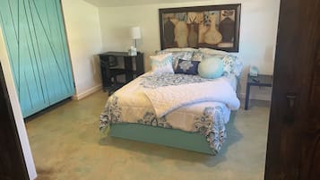 2 bedrooms, desk, iron/ironing board, free WiFi