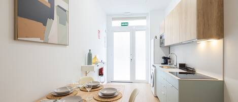 Fridge, microwave, oven, coffee/tea maker