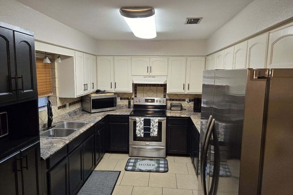 Refrigerador, microondas, horno, placa de cocina