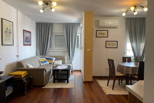 Appartement | 1 chambre, ameublement unique, fer et planche à repasser