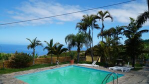 Apartamento, 2 habitaciones, fumadores, patio | Piscina | Una piscina al aire libre