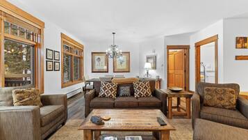 Condo (2 Bedrooms) | Servicio de la propiedad