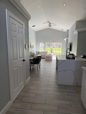 Interior - Private pool home, a hop away from the Theme Parks (Davenport)