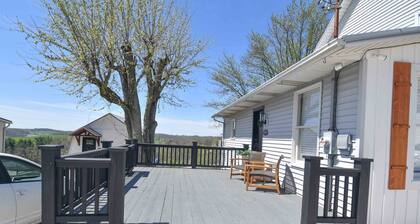 Charming Modern Amish Home, Walk To Local Food + Family Friendly, Main Floor Bed
