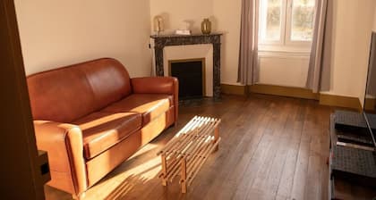 3 rooms flat with garden next to the train station
