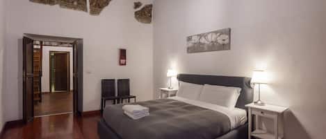 3 bedrooms, desk, iron/ironing board, WiFi