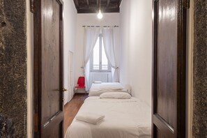 3 Schlafzimmer, Schreibtisch, Bügeleisen/Bügelbrett, WLAN