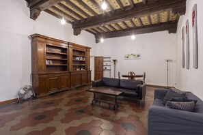 Flat-screen TV, fireplace
