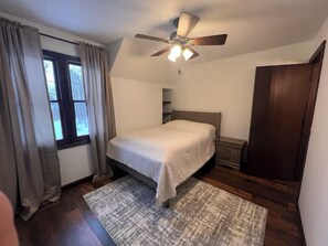 4 bedrooms, iron/ironing board, WiFi, bed sheets - Relax with the whole family, peaceful and in the woods on 6 beautiful acres.  (Syracuse)