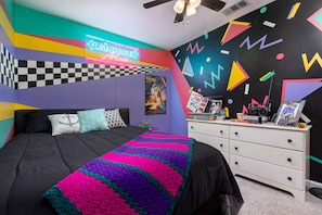 3 bedrooms, iron/ironing board, WiFi, bed sheets - Immersive Stranger Things Experience (Clovis)