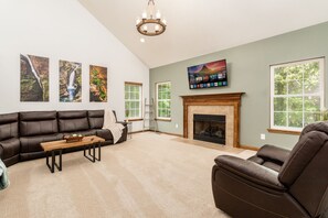 TV connectée, jeux vidéo, table de tennis de table, livres