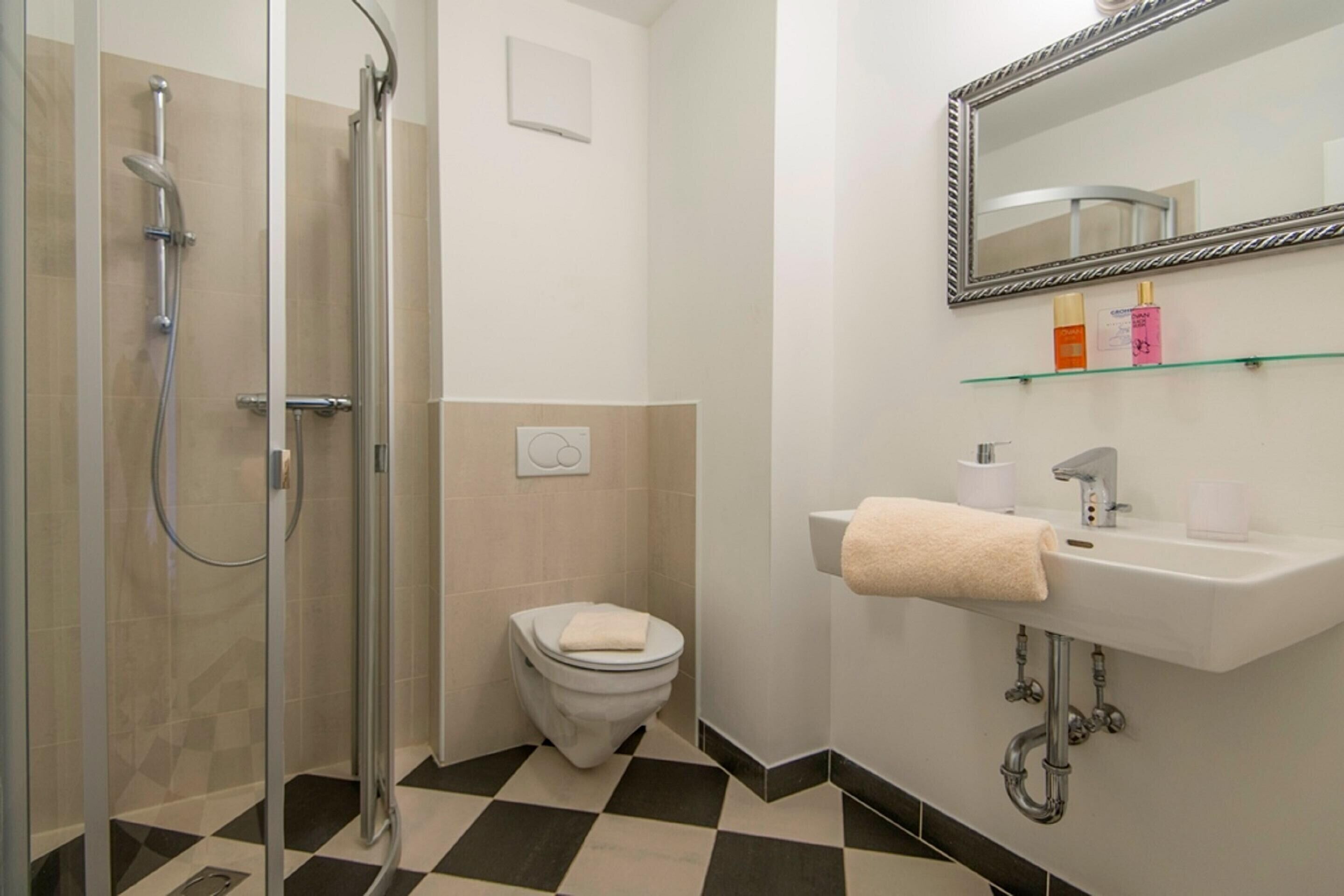 Apartment | Bathroom
