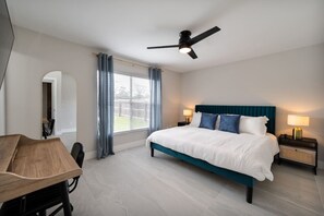 3 Schlafzimmer, Schreibtisch, Bügeleisen/Bügelbrett, WLAN