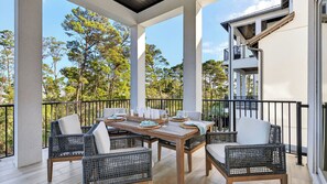 Casa (Multiple Bedrooms) | Parte interna