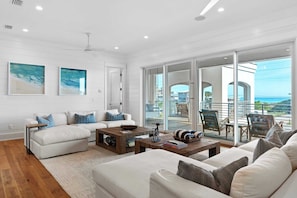 House (6 Bedrooms) | Interior
