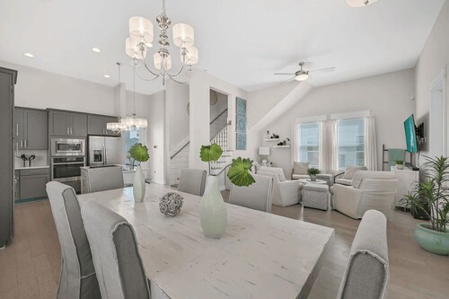 Nacho Beach House by Avantstay Inlet Beach Sleeps 10 + Pool