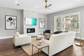 House (4 Bedrooms) | Interior - Sea Dweller by Avantstay Rooftop Spa + Gulf View Golf Cart, Pool (Panama City Beach)