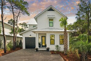 House (4 Bedrooms) | Front of property - Halcyon Dayz by Avantstay New Build w/ Pool Access (Panama City Beach)