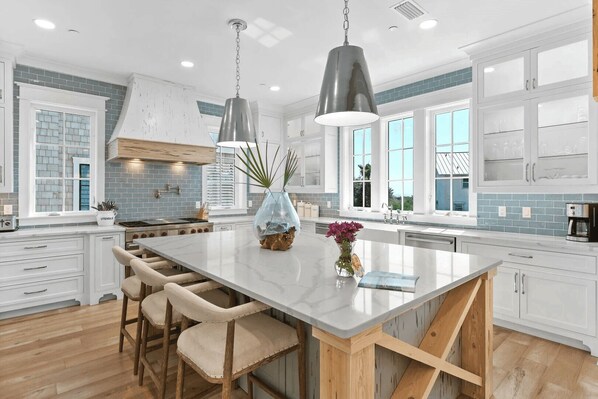 Interior - Endless Summer by Avantstay Oceanview, Private Pool, Golf Cart (Panama City Beach)