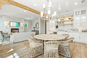 Casa (Multiple Bedrooms) | Interior