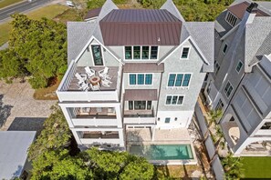 Front of property - Endless Summer by Avantstay Oceanview, Private Pool, Golf Cart (Panama City Beach)