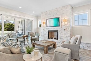 Interior - Endless Summer by Avantstay Oceanview, Private Pool, Golf Cart (Panama City Beach)