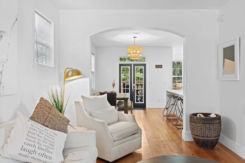 Coastal Soul 393 by Avantstay Near Boat Ramp & Bay, Private Yard