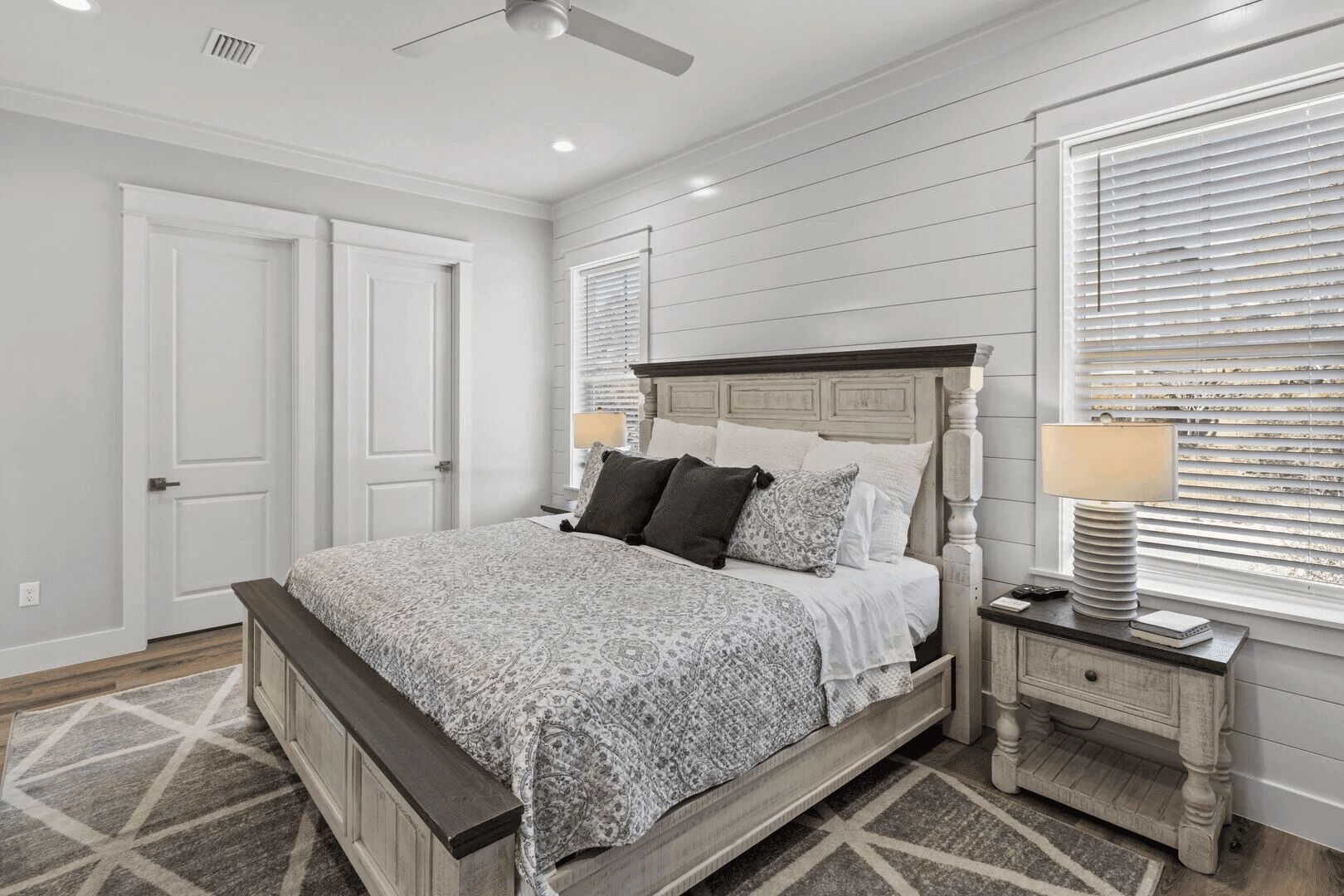 Rumah (4 Bedrooms) | 4 kamar tidur, setrika/meja setrika, dan seprai linen