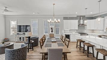 House (4 Bedrooms) | Front of property