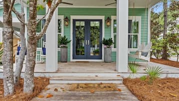 House (5 Bedrooms) | Interior