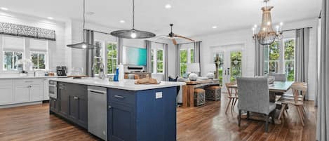 House (5 Bedrooms) | Interior