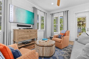 House (5 Bedrooms) | Interior