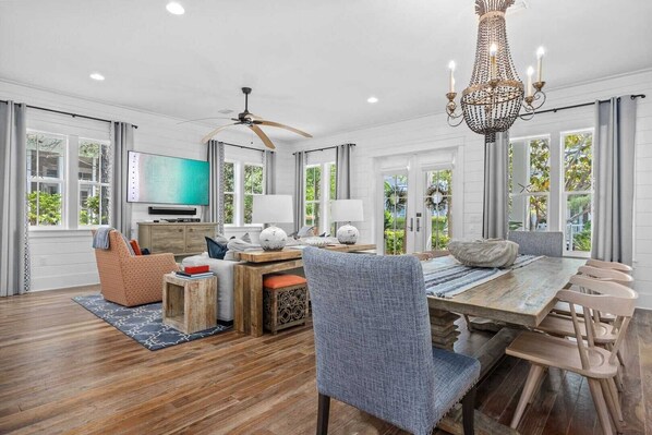 House (5 Bedrooms) | Interior