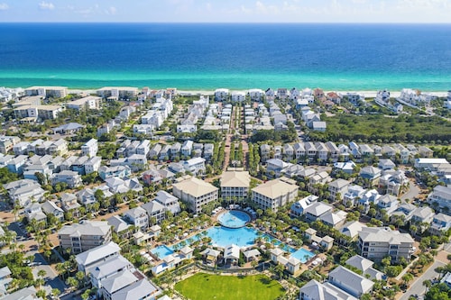 Good Day Sunshine by Avantstay Sleeps 16, Pool + Private Beach Access