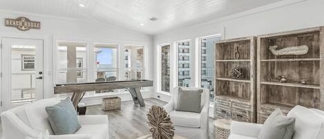 House (6 Bedrooms) | Interior