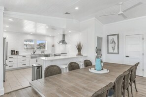 House (6 Bedrooms) | Interior - 30A Beach Music by Avantstay Pool w/ Gulf Views Golf Cart (Santa Rosa Beach)