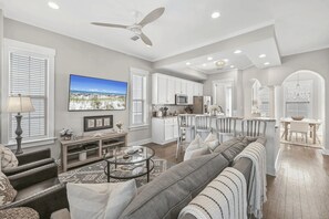 House (4 Bedrooms) | Interior - 30A Emerald Waters by Avantstay Pool + Bikes + Bonfires (Panama City Beach)