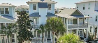 Steps to Private Beach Access Pool + Bikes Seacrest 30A