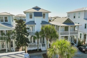 House (4 Bedrooms) | Front of property - 30A Emerald Waters by Avantstay Pool + Bikes + Bonfires (Panama City Beach)