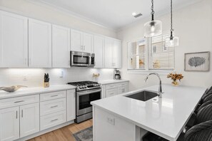 House (4 Bedrooms) | Interior - Emerald Escape by Avantstay Walk to Beach (Panama City Beach)