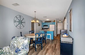 Interior - Charming 2-bedroom condo in beautiful Murrells Inlet - Family Friendly (Murrells Inlet)