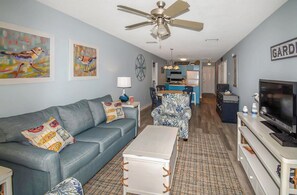 TV - Charming 2-bedroom condo in beautiful Murrells Inlet - Family Friendly (Murrells Inlet)