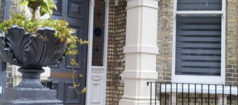 1. Large & Comfy Studio - Prime Location - Quiet & Warm