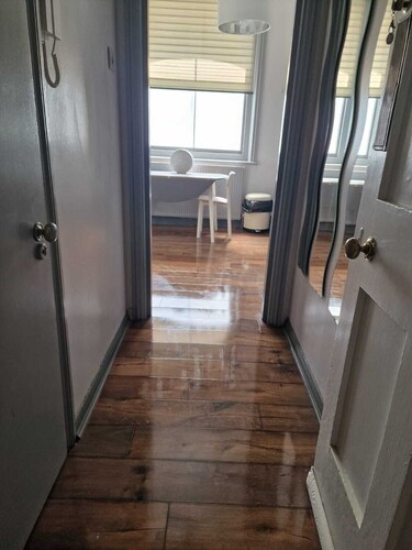 1. Large & Comfy Studio - Prime Location - Quiet & Warm