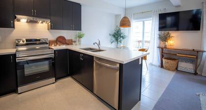 The Coziest Corner in Ancaster. Brand New!
